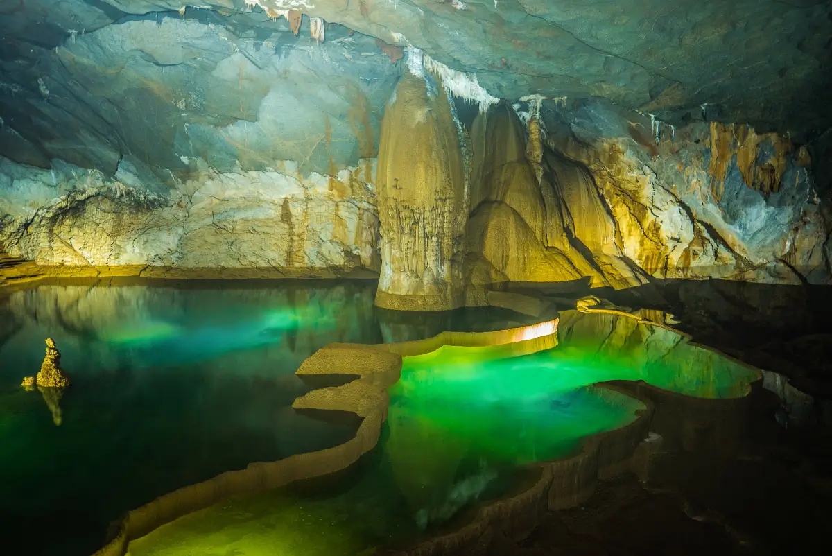 La magica atmosfera delle grotte di Phong Nha