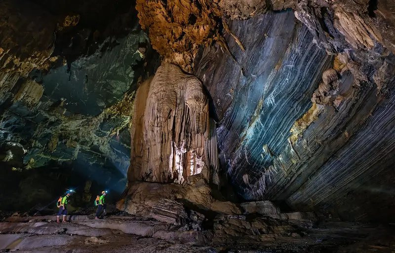 Immagine di un gruppo di esploratori delle grotte di Tan Lu 