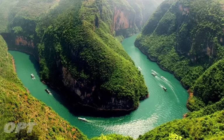 Ha Giang: Adrenalina tra le montagne al Confine con la Cina