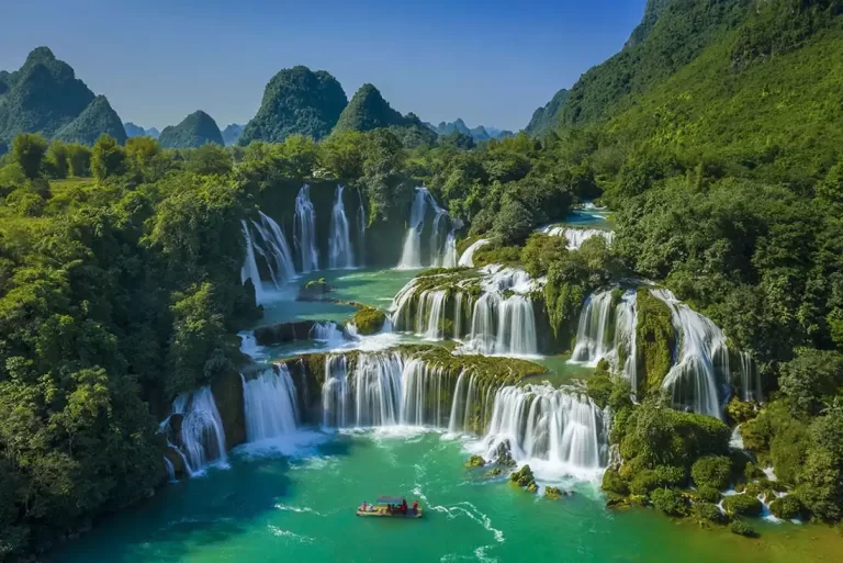 Cao Bang: Cascate e Grotte Spettacolo al Confine