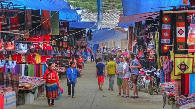 Mercato Bac Ha Vietnam tour