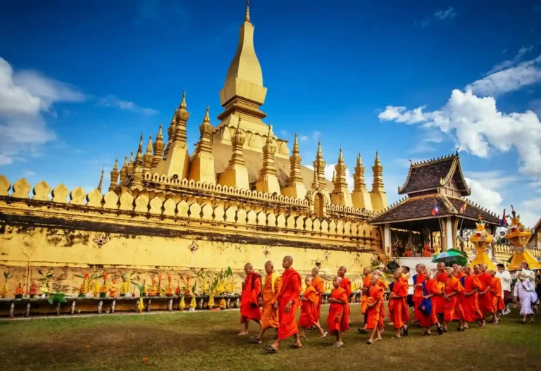 tour laos Pha That Luang