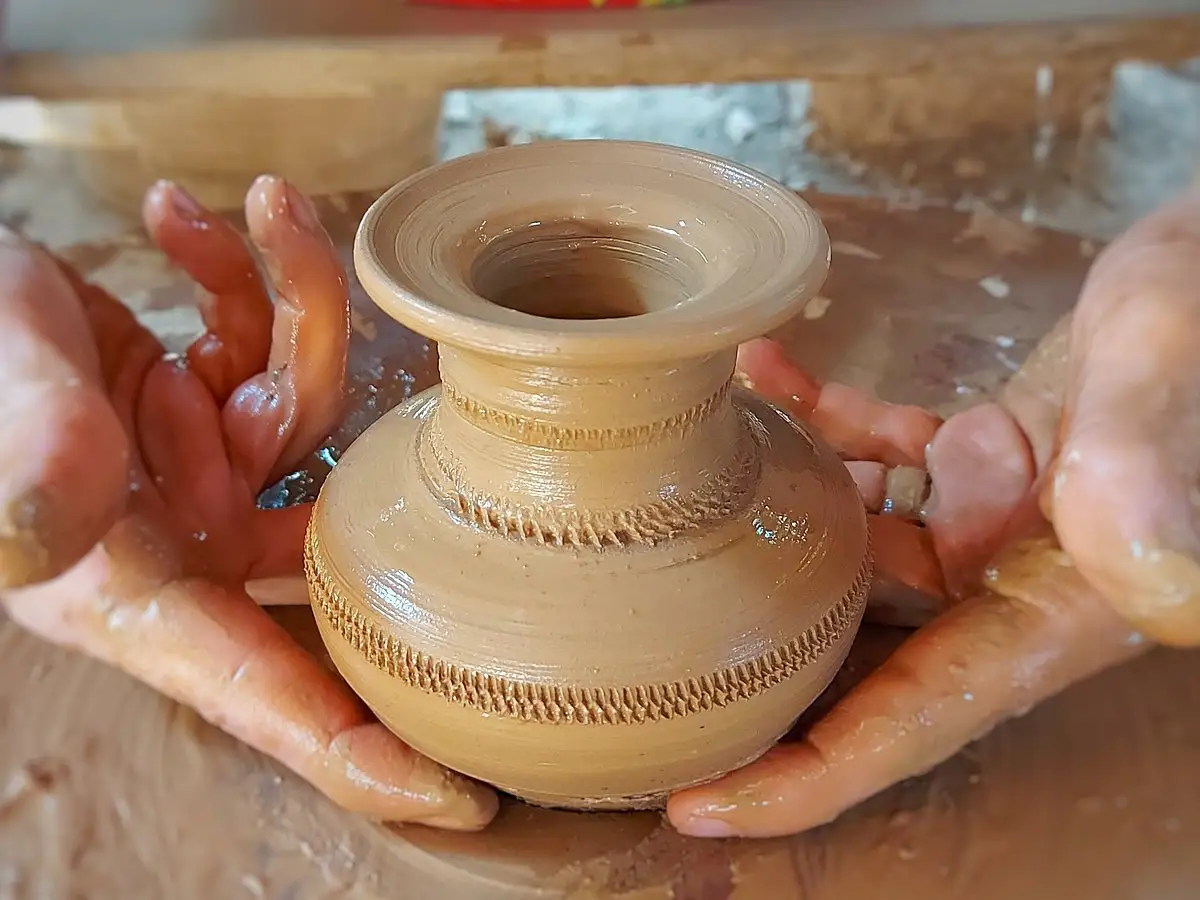 Ceramiche Tradizionali - Terracotta Plasmata da Mani Femminili