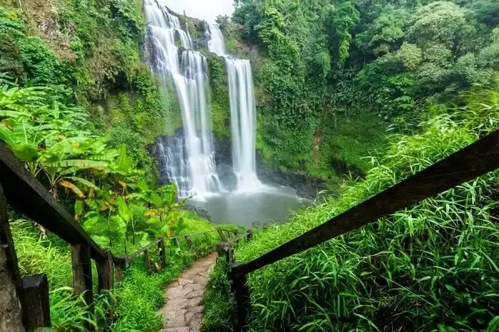 Le Cascate Nascoste nella Foresta