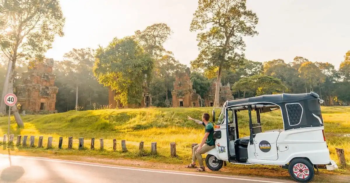 Bus, Taxi, Tuk-Tuk e Voli