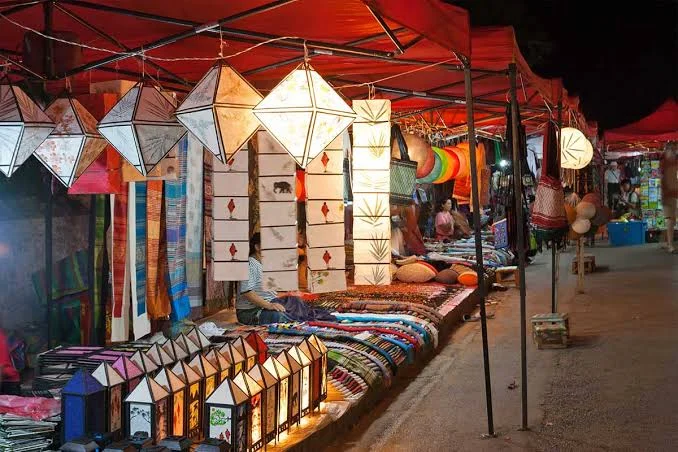 mercato notturno di Paksé