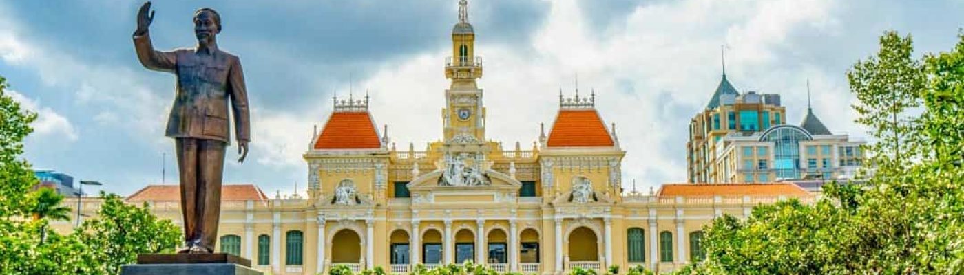 saigon-stadthalle-ho-chi-minh-square-statue-1080x675-1